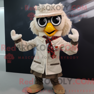Beige Fried Chicken maskot...