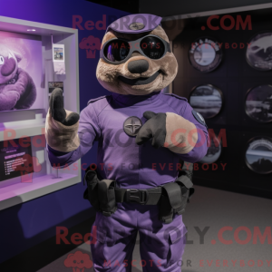 Maskotdraktfigura Purple...