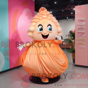 Peach Croissant maskot...
