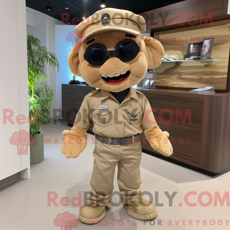 Fantasia de mascote Tan Commando com camisa Oxford e gorros - Mascotes de comando - REBROKO_351414 - RedBrokoly.com