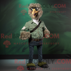 Skovgrøn struds maskot...