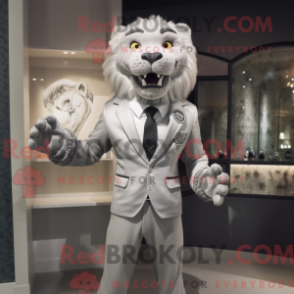 Fantasia de mascote de Smilodon prateado com terno e broches - Mascotes Smilodon - REBROKO_351777 - RedBrokoly.com