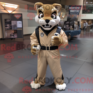 Tan Mountain Lion maskot...