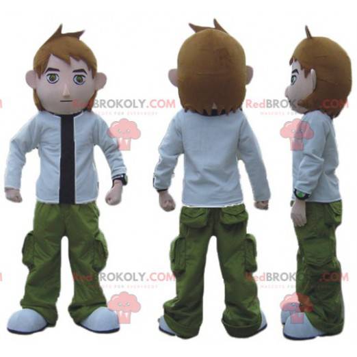 Menino mascote em traje verde branco e preto - Redbrokoly.com