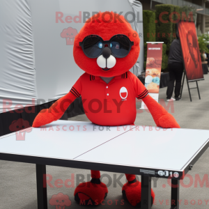 Rødt bordtennisbord maskot...