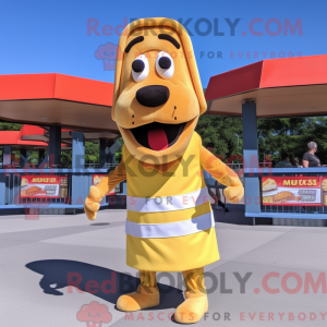 Gold Hot Dogs maskot...