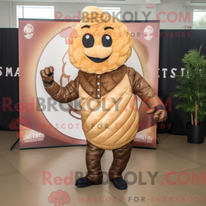 Tan Croissant maskot...