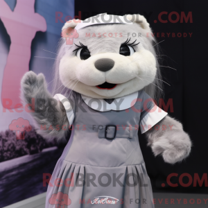 Grey Otter maskot kostume...