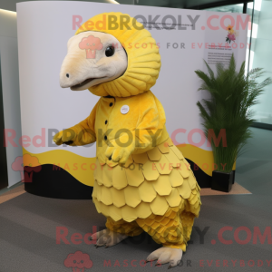 Mascotte de pangolin jaune...