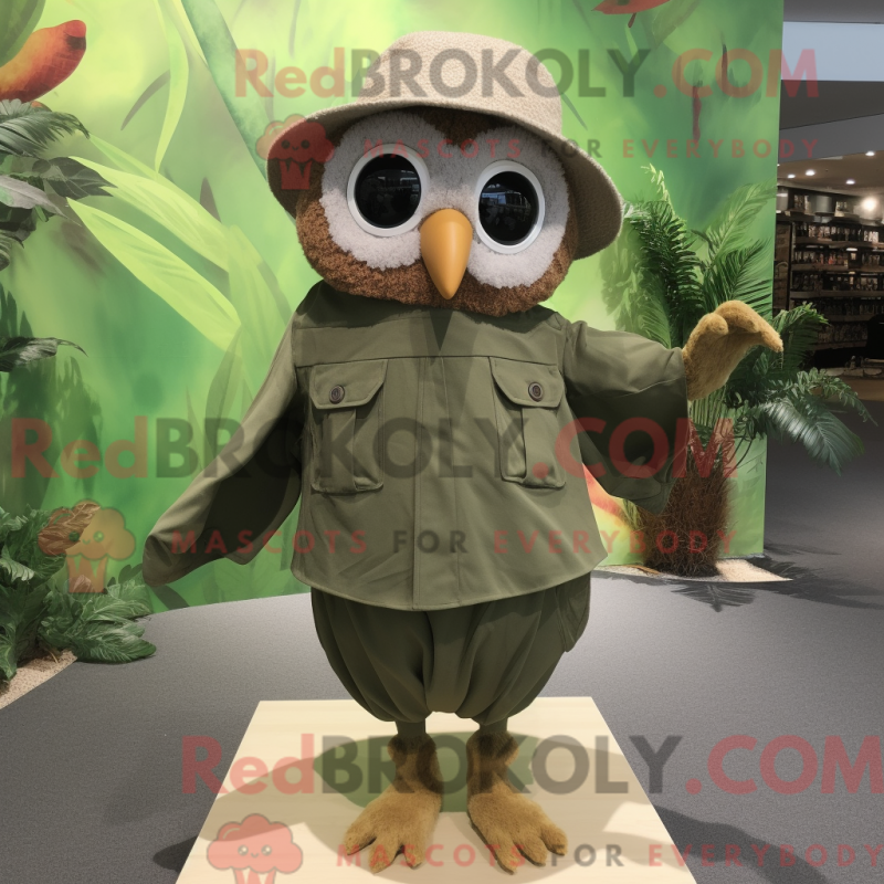 Oliveugglamaskotdräkt med capribyxor och hattar - Ugglamaskotar - REBROKO_357643 - RedBrokoly.com