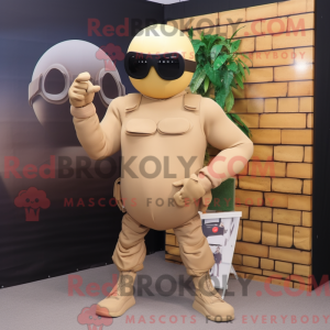 Tan Granat maskot kostume...
