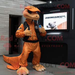 Orange Deinonychus maskot...