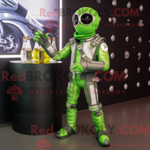Limegrøn Champagne maskot...