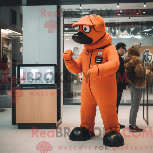 Orange Dog maskot...