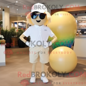 Beige golfbal...