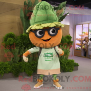 Fantasia de mascote de espinafre bege com bermuda e óculos - Mascotes de espinafre - REBROKO_363476 - RedBrokoly.com