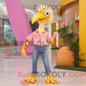 Gold Flamingo maskot...