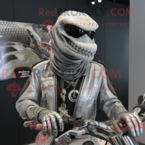 Silver Python maskotdräkt klädd i en motorcykeljacka och halsband - Python Mascots - REBROKO_363965 - RedBrokoly.com