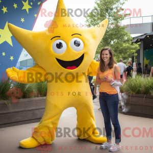 Maskot-karakter av en gul...