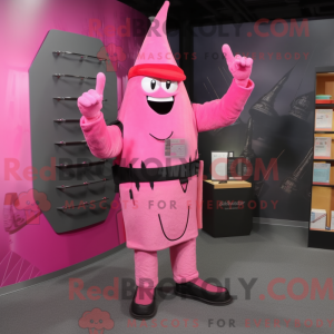 Maskotkarakter av en rosa...