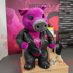 Maskotfigur af en magenta...