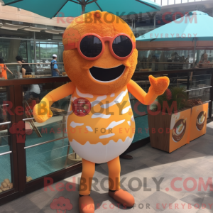 Maskotkarakter af en orange...