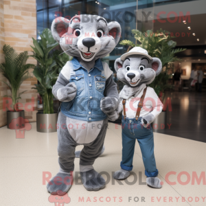 Maskot karakter af en sølv...