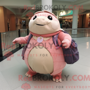 Personagem de máscara de...