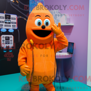 Maskotkarakter af en orange...