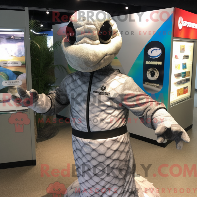 Mascottekostuum van grijze python met rashguard en manchetknopen - Python-mascottes - REBROKO_369373 - RedBrokoly.com