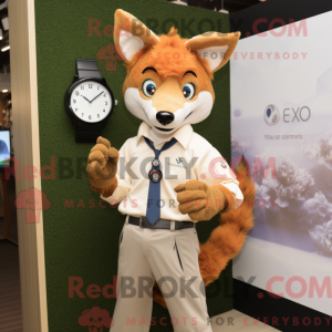 Maskotfigur af en Tan Fox...