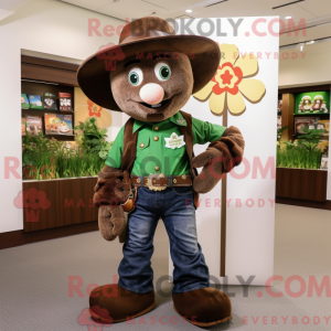 Maskot postava hnědé bandy...