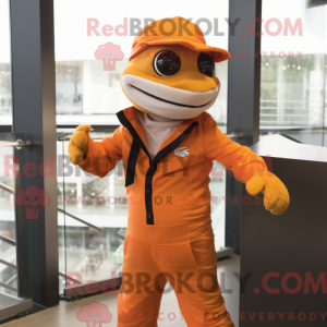 Maskotkarakter af en orange...
