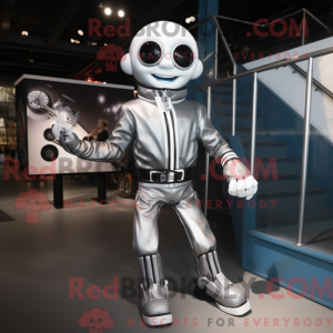 Maskotfigur af en Silver...