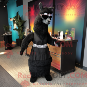 Maskot postava černé lamy...
