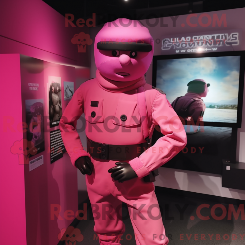 Fantasia de mascote de um Commando Rosa com gola alta e abotoaduras - Mascotes de comando - REBROKO_372028 - RedBrokoly.com