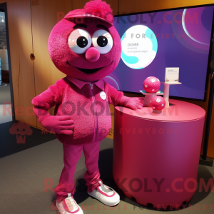 Maskotfigur af en magenta...
