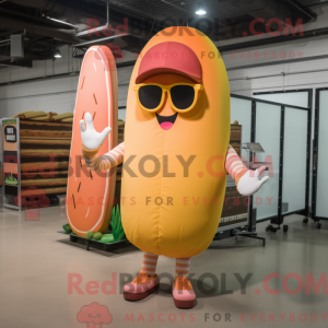 Personagem de máscara de...