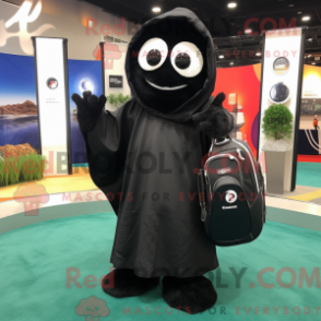 Característica de máscara de uma bolsa de golfe preta com macacão e macacão - Mascotes de golfe - RedBrokoly.com