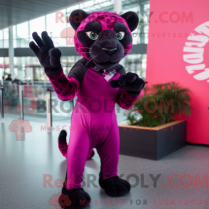 Caractere da máscara de um pano magenta com máscara e hansker - Pantera Mascotes - REBROKO_374851 - RedBrokoly.com