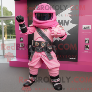 Maskotkarakter av en rosa...