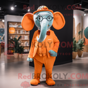 Maskotkarakter af en orange...