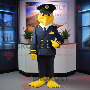 Postava maskota Navy Canary...