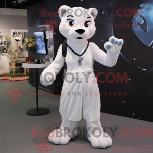Personnage mascotte d une...