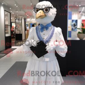 Personnage mascotte d une...