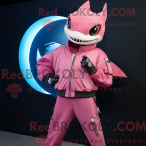 Personaje mascota de un pez...
