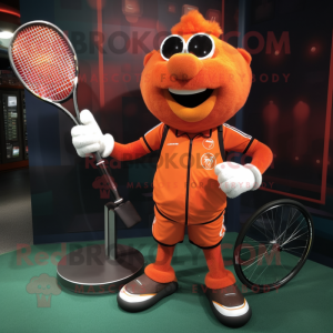 Orange tennisketcher maskot...