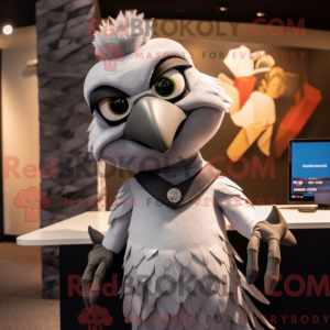 Personaggio mascotte Falco...