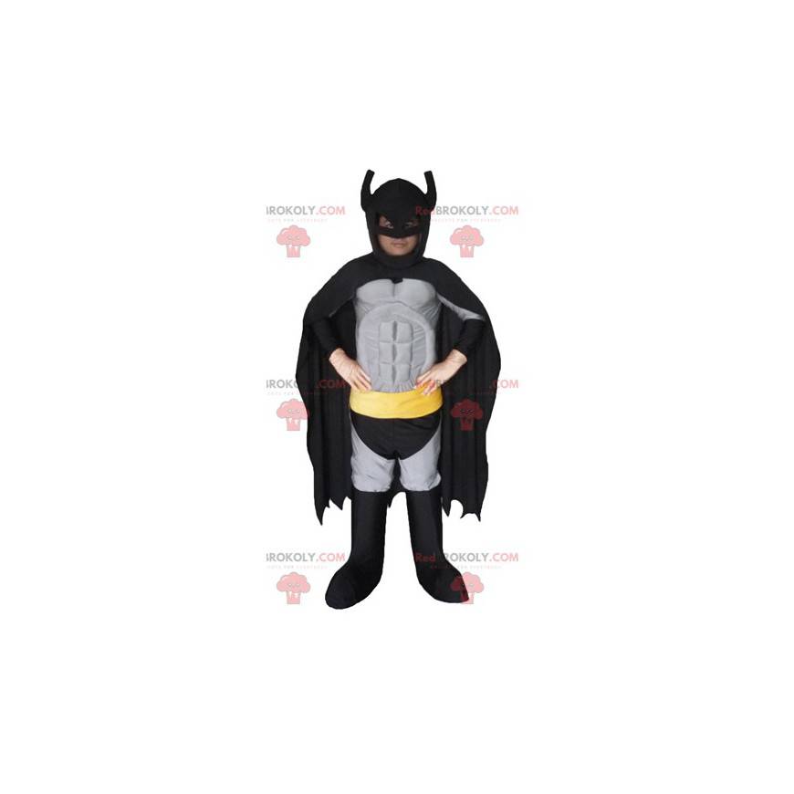 Batman maskotka słynny bohater komiksów i filmów -