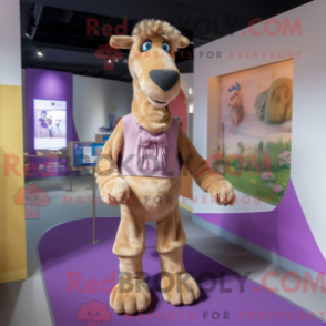 Mascote de camelo lavanda com macacão e cintos - Mascotes de camelo - REBROKO_383890 - RedBrokoly.com